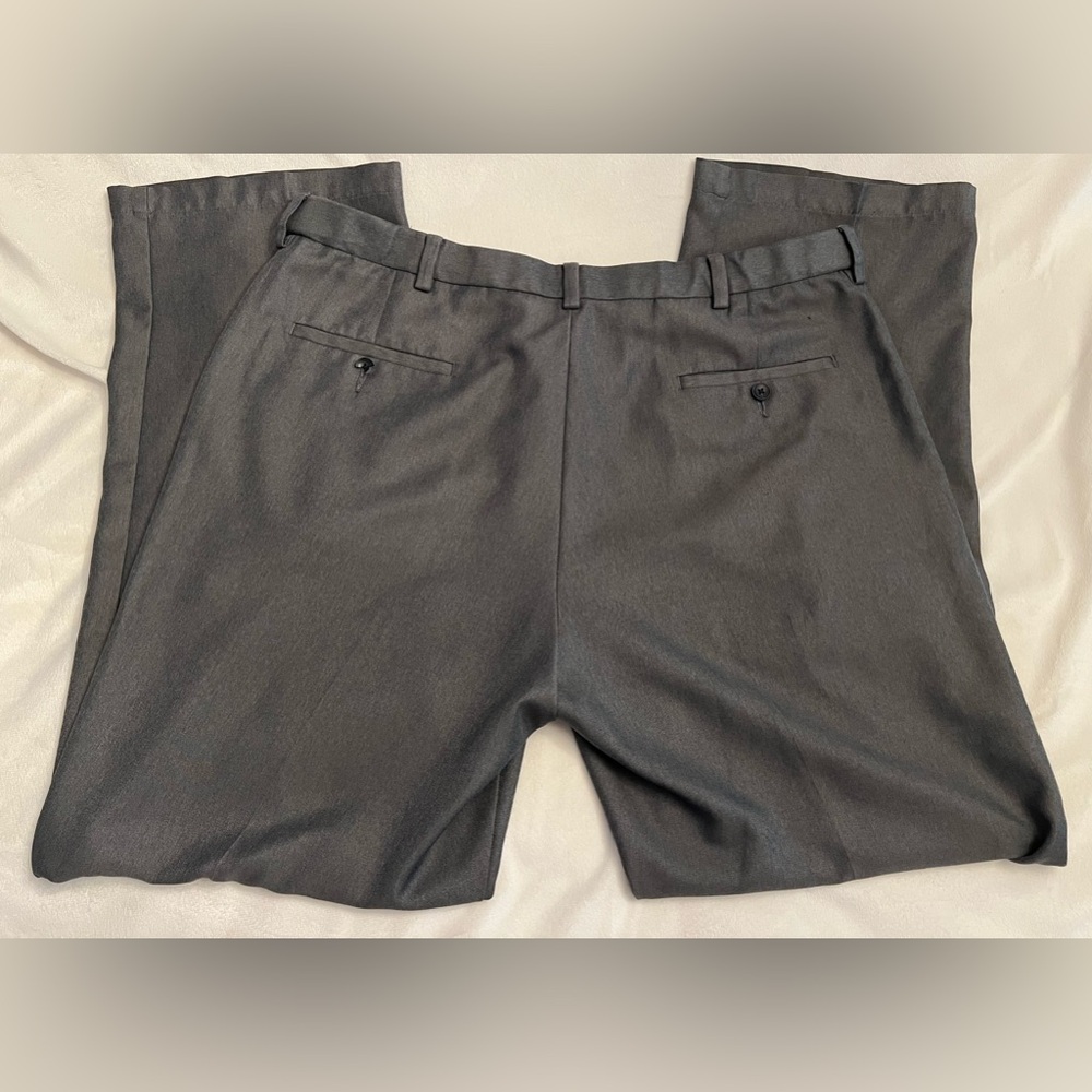 Haggar Men’s Size 38x32 Classic Fit Cool 18 Gray Dress Pants - needs new button